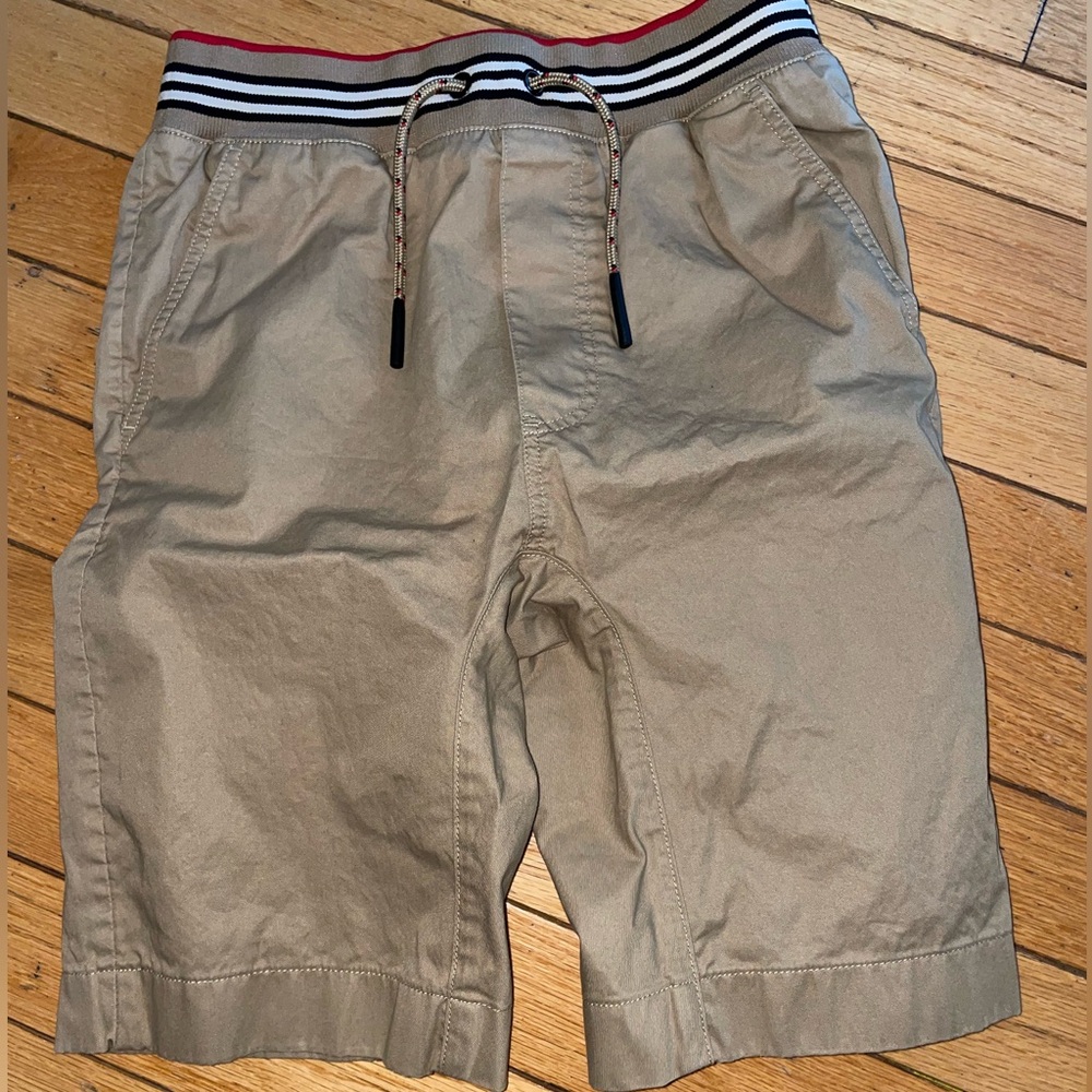 BURBERRY SHORTS SZ 8